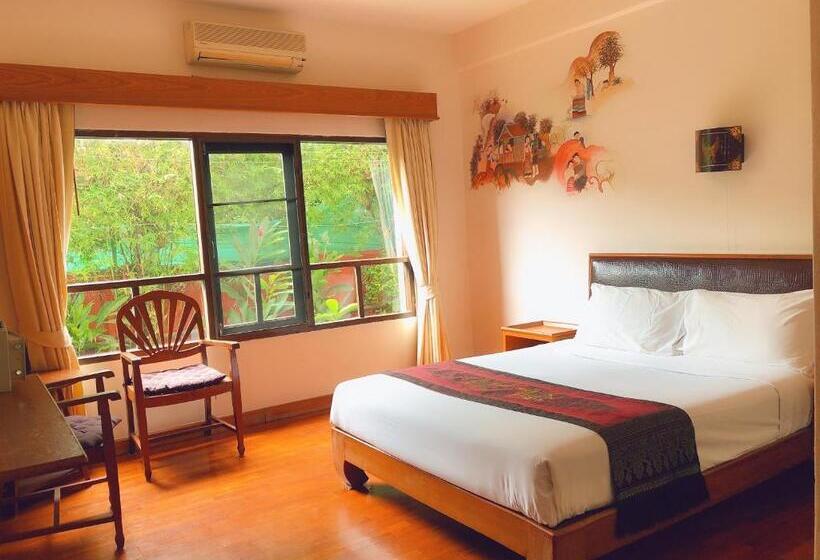 高级大房间, Karinthip Village