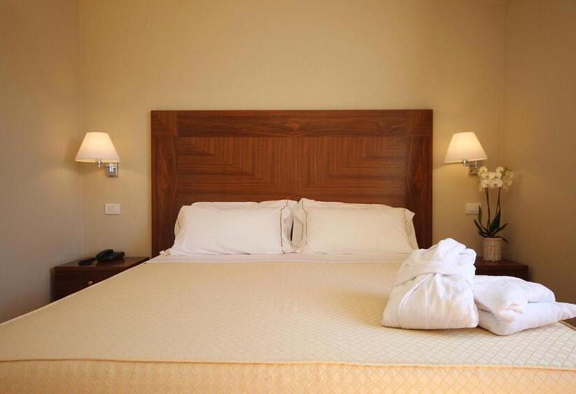 Полулюкс Одноместный с Террасой, Nibaru