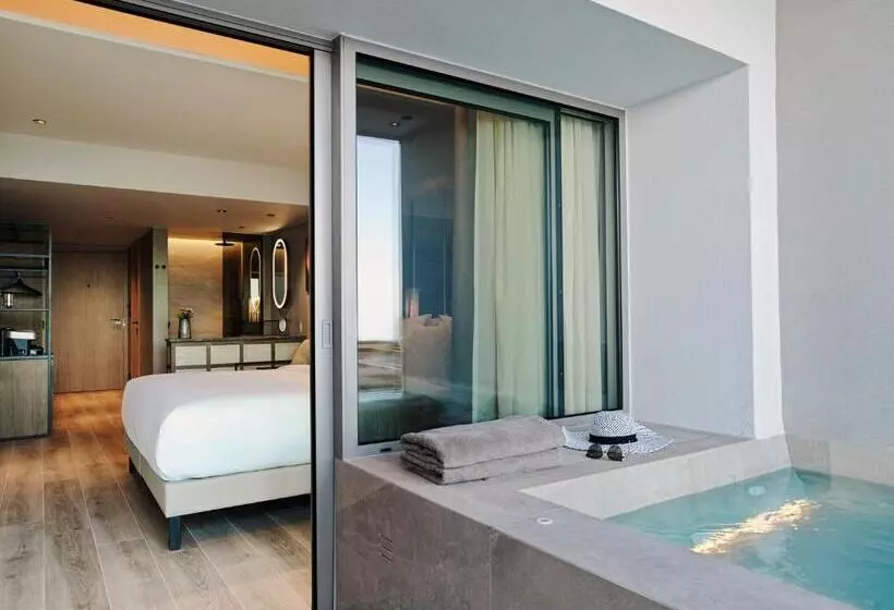 Deluxe Interior Room