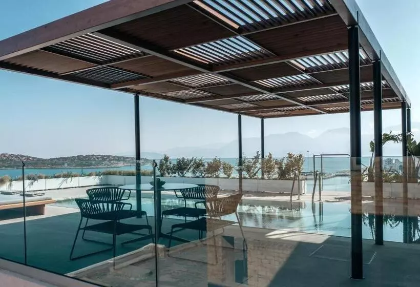 Sviitti Uima-allas, Niko Seaside Resort Mgallery