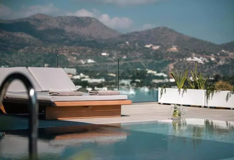 Sviitti Uima-allas, Niko Seaside Resort Mgallery