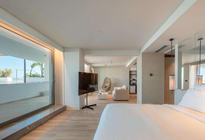 전용 풀장 스위트, Niko Seaside Resort Mgallery