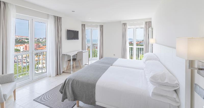 غرفة قياسية, Suances