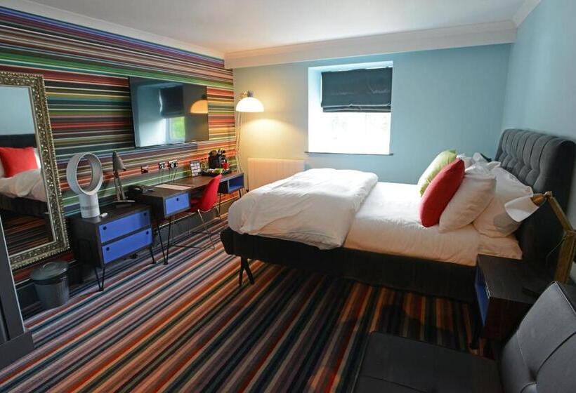 Номер Клуб, Village Hotel Manchester Cheadle