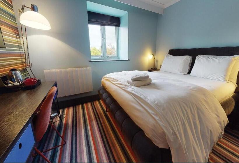 Номер Клуб, Village Hotel Manchester Cheadle