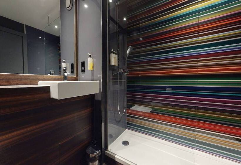 Семейный Номер, Village Hotel Manchester Cheadle