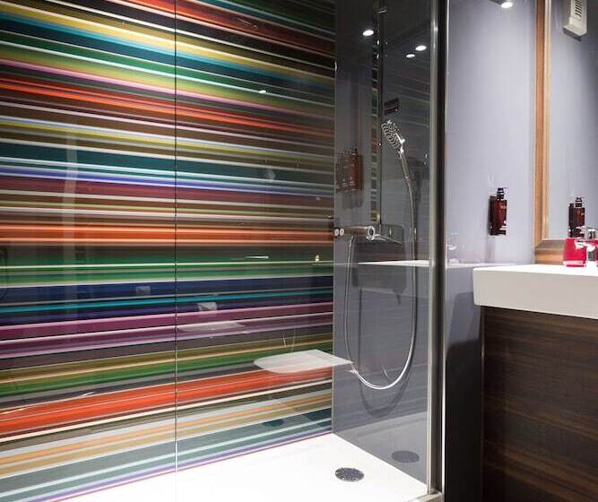 Номер Клуб, Village Hotel Manchester Cheadle