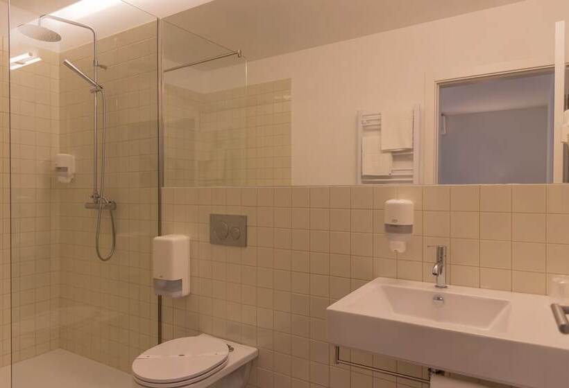 스탠다드 스튜디오, Quinta Do Crestelo Apart