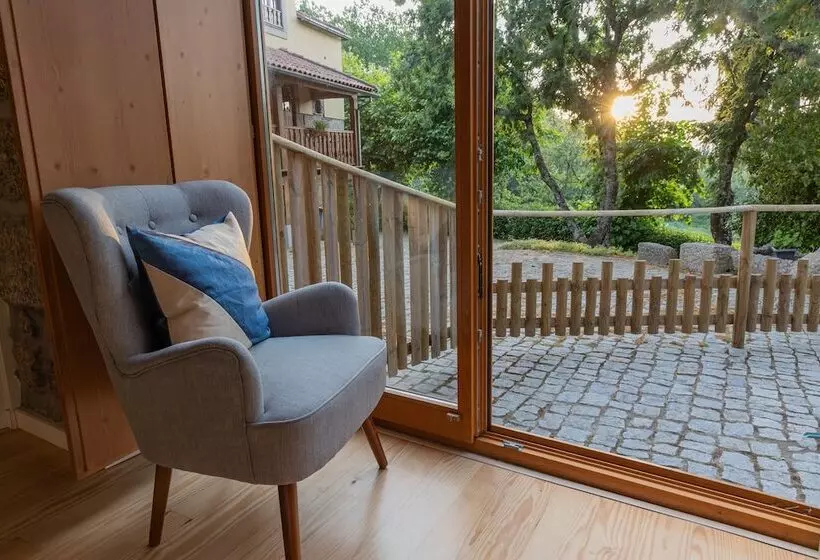 استودیوی استاندارد, Quinta Do Crestelo Apart