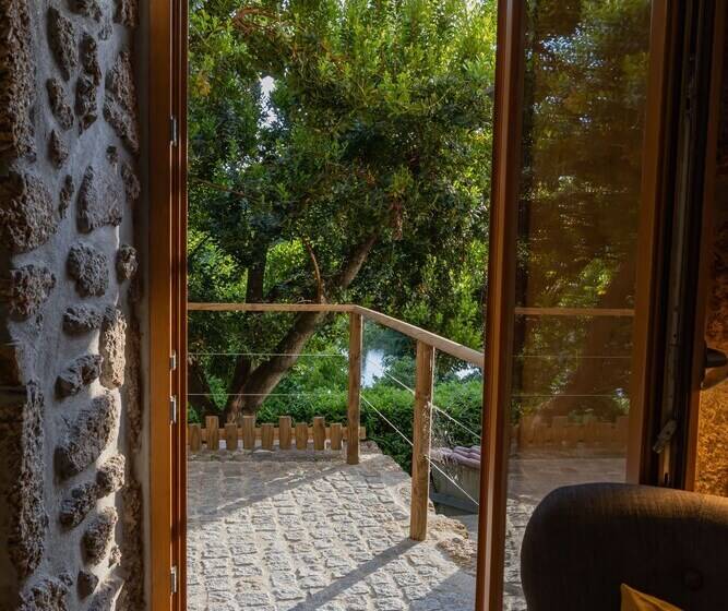 스탠다드 스튜디오, Quinta Do Crestelo Apart