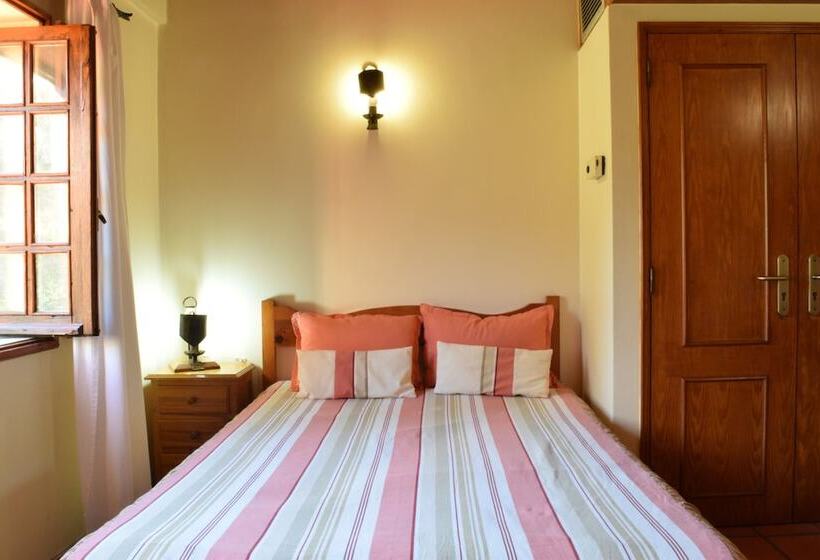 침실 2개 아파트, Quinta Do Crestelo Apart