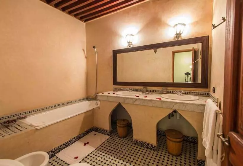 سوئیت راحتی, Riad   Dar Al Andalous