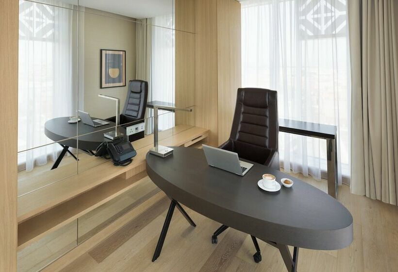 Люкс, Crowne Plaza   Jeddah Al Salam, An Ihg