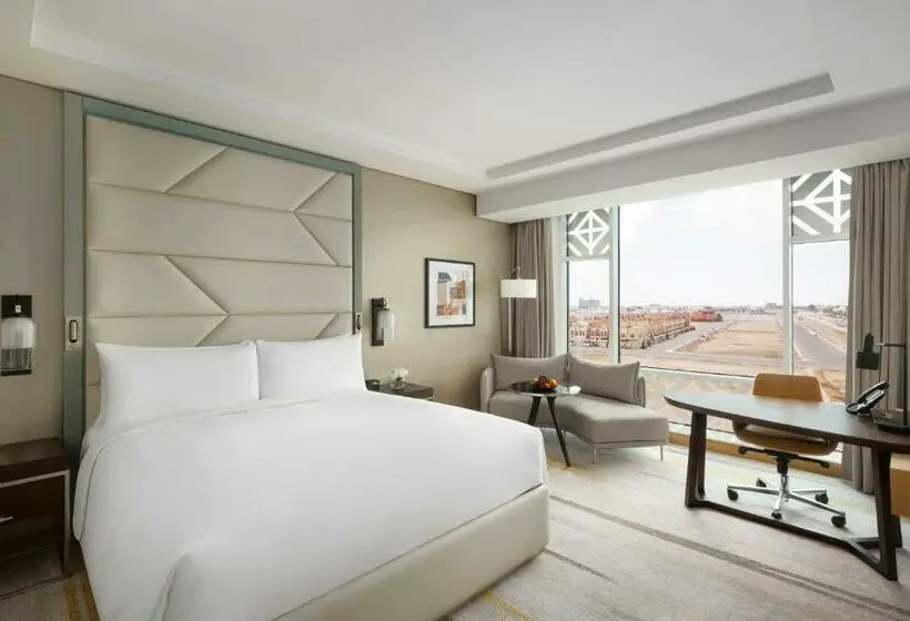 キングサイズベッドのデラックスルーム, Crowne Plaza Jeddah Al Salam By Ihg