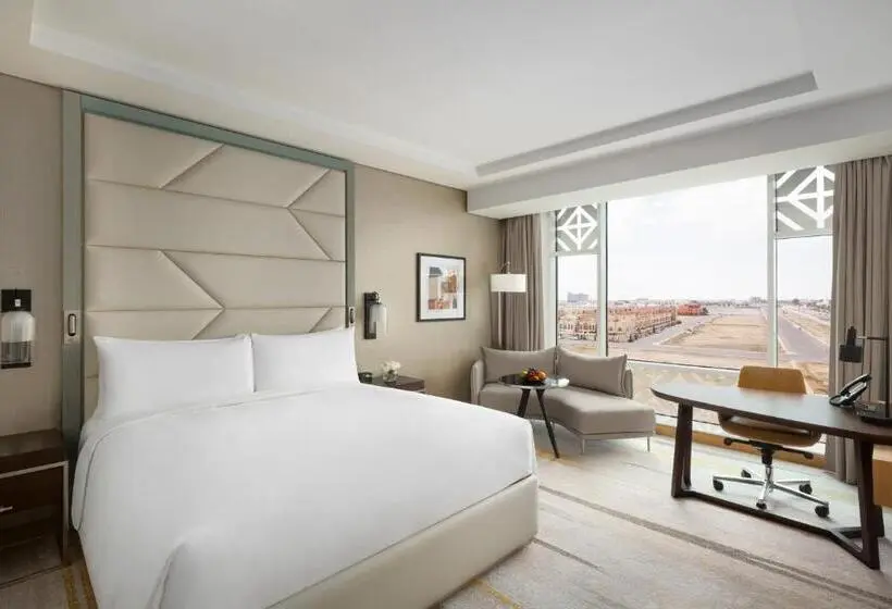 キングサイズベッドのスタンダードルーム, Crowne Plaza Jeddah Al Salam By Ihg