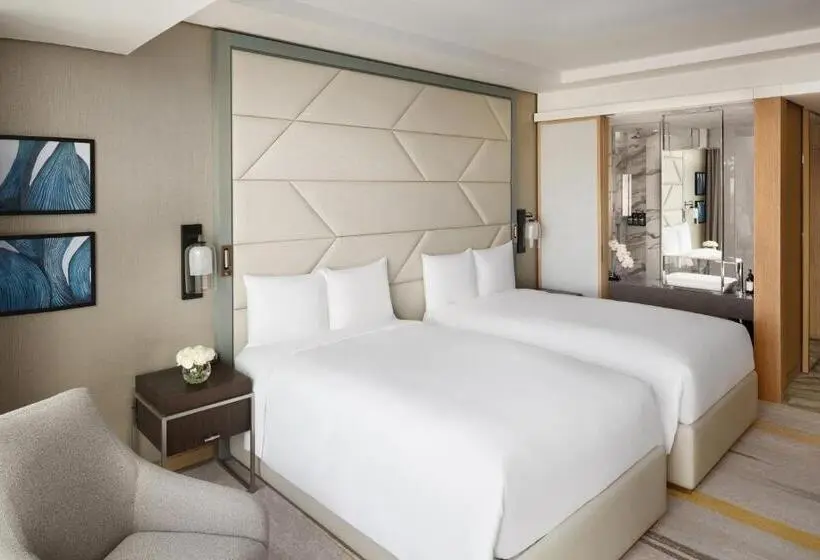 デラックスルーム, Crowne Plaza Jeddah Al Salam By Ihg