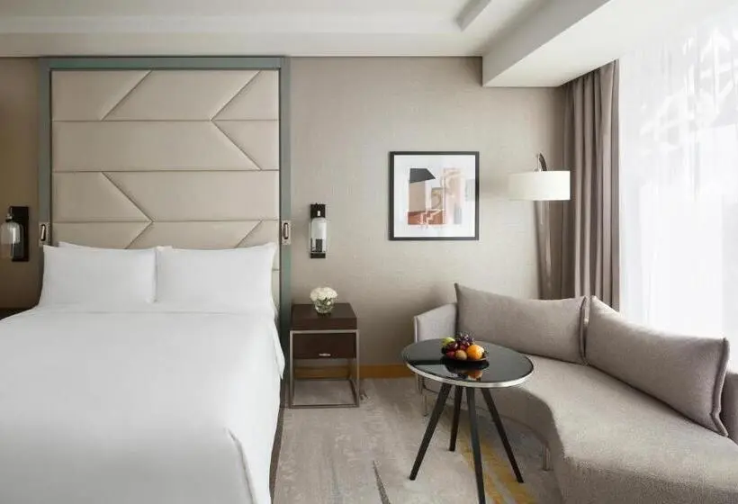 キングサイズベッドのクラブルーム, Crowne Plaza Jeddah Al Salam By Ihg