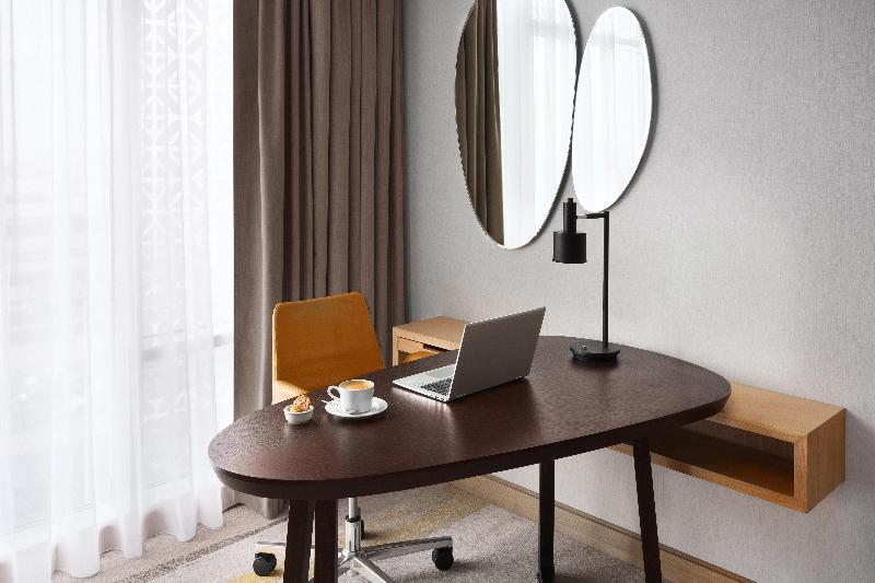 带大床的俱乐部房间, Crowne Plaza Jeddah Al Salam, An Ihg