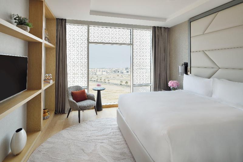 Полулюкс Клуб, Crowne Plaza   Jeddah Al Salam, An Ihg