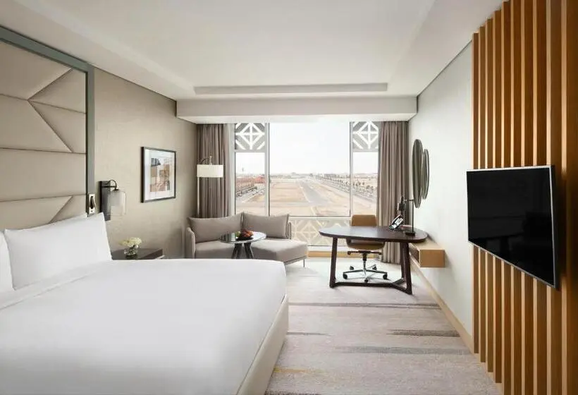 キングサイズベッドのクラブルーム, Crowne Plaza Jeddah Al Salam By Ihg