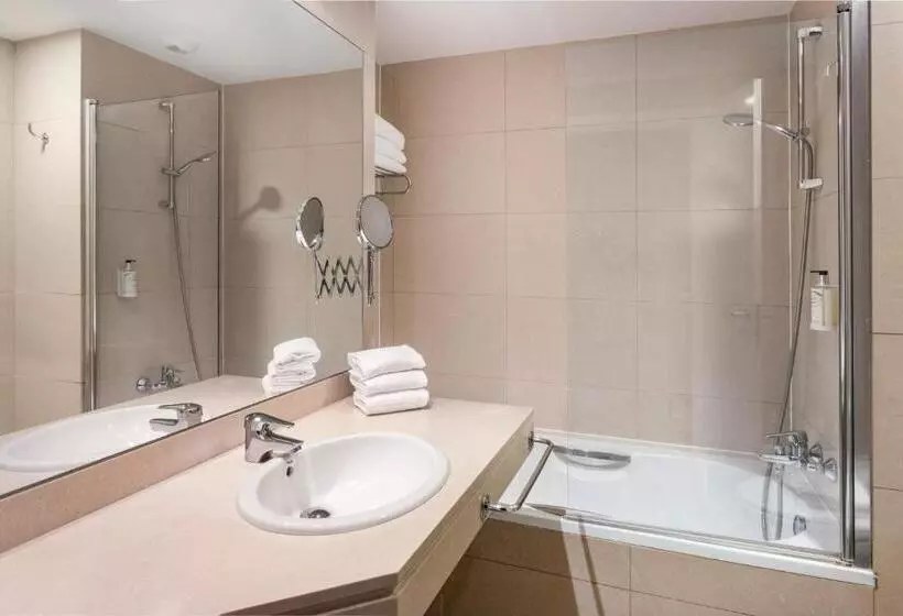スタンダードトリプルルーム, B&B Hotel Logroño Las Cañas