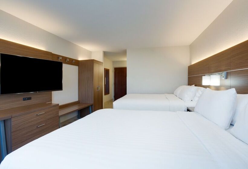 غرفه قياسيه سريرين مزدوجين, Holiday Inn Express Hotel & Suites Tampa Fairgrounds Casino, An Ihg