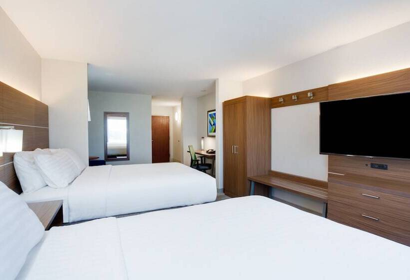 جناح, Holiday Inn Express Hotel & Suites Tampa Fairgrounds Casino, An Ihg