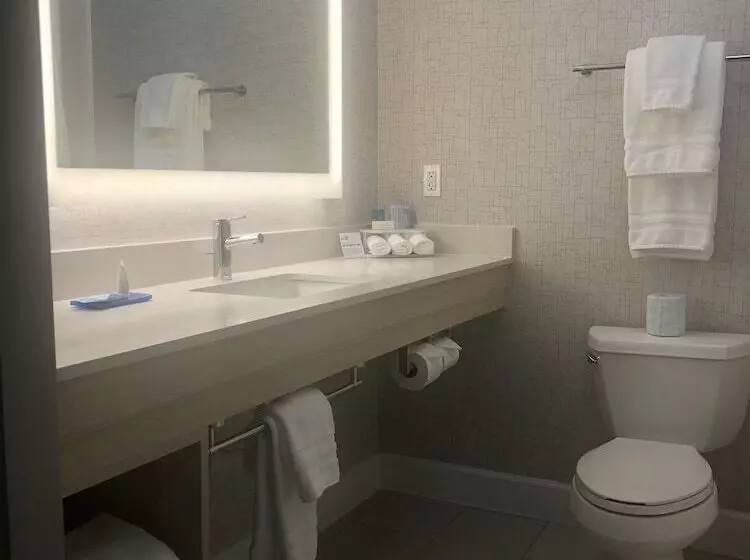 اتاق استاندارد با 2 تخت دوبل, Holiday Inn Express Fort Bragg, An Ihg