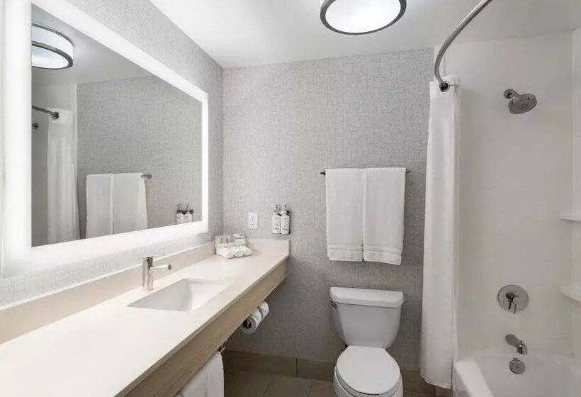 اتاق استاندارد با 2 تخت دوبل, Holiday Inn Express Fort Bragg, An Ihg