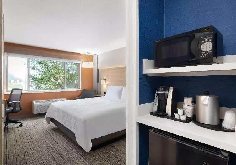 اتاق استاندارد با تخت بزرگ, Holiday Inn Express Fort Bragg, An Ihg