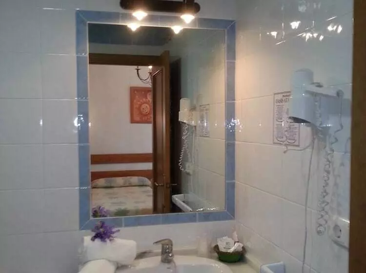 Economy-huone, Oasis Atalaya