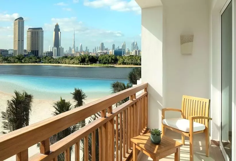 اتاق استاندارد با چشم‌انداز دریاچه, Park Hyatt Dubai