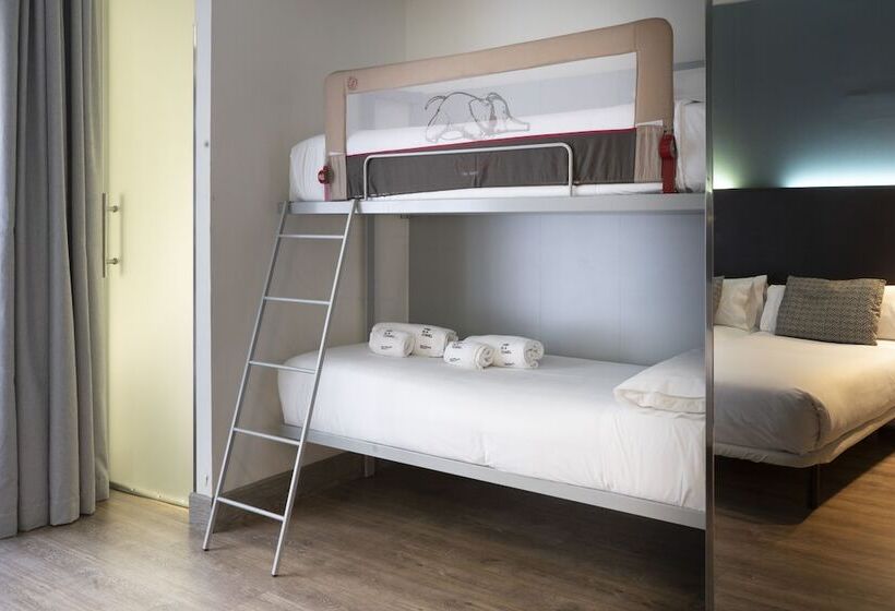 スタンダード4人部屋, Petit Palace Plaza Espana