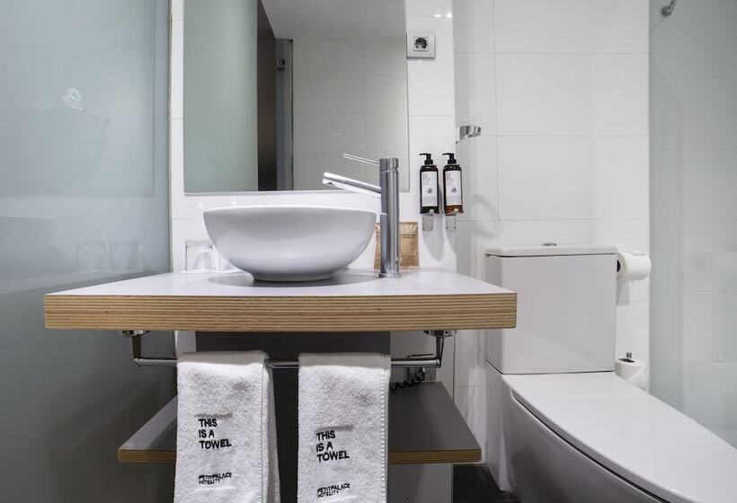 スタンダードトリプルルーム, Petit Palace Plaza Espana