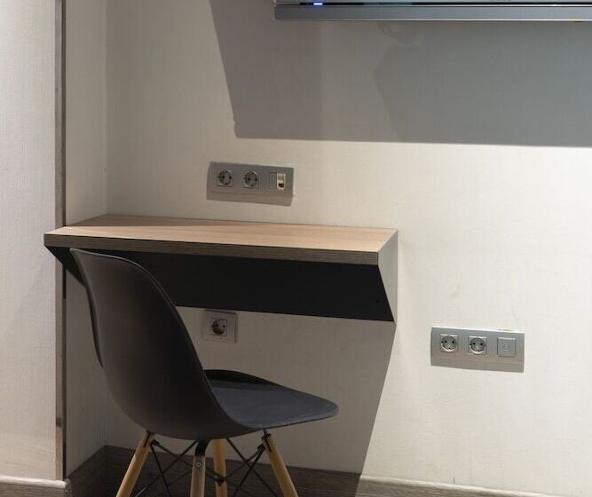 スタンダードトリプルルーム, Petit Palace Plaza Espana