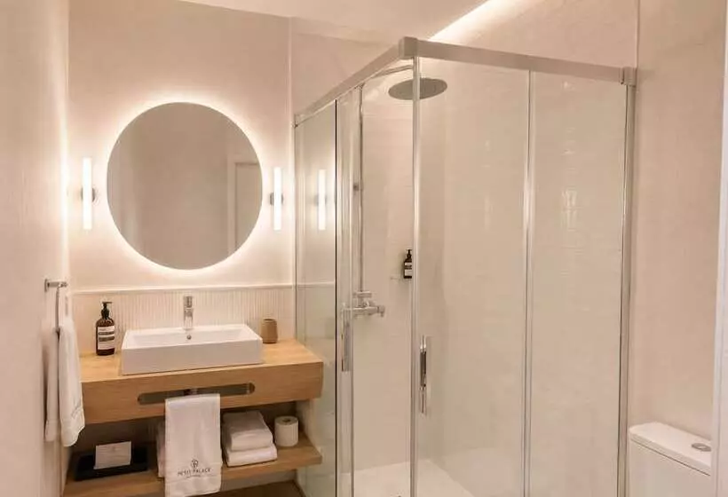 اتاق استاندارد چهار تخته, Petit Palace Plaza Espana
