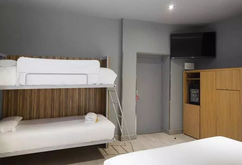 スタンダード４人部屋, Petit Palace Tres Cruces