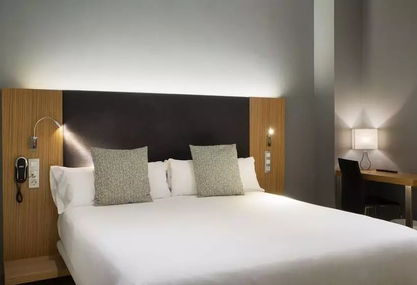スタンダード４人部屋, Petit Palace Tres Cruces