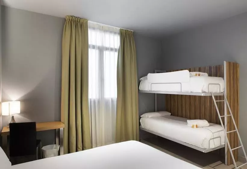 スタンダード４人部屋, Petit Palace Tres Cruces