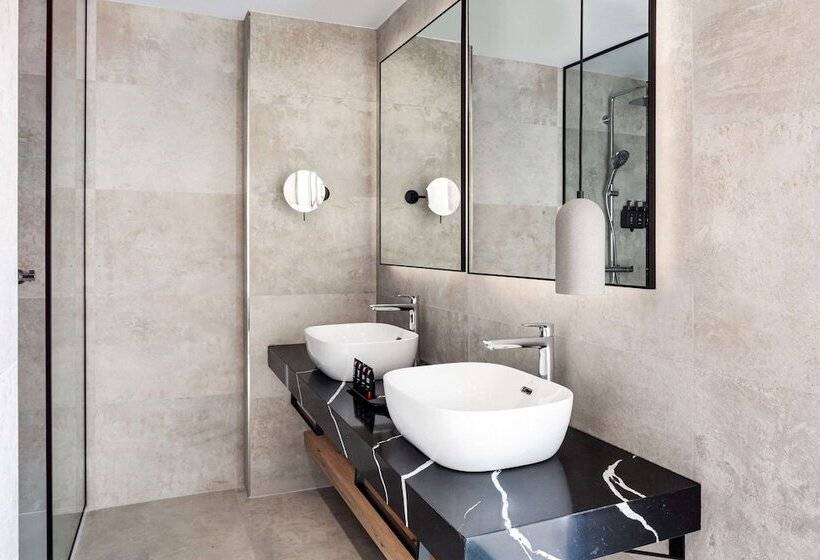 اتاق استاندارد, Radisson Red Madrid