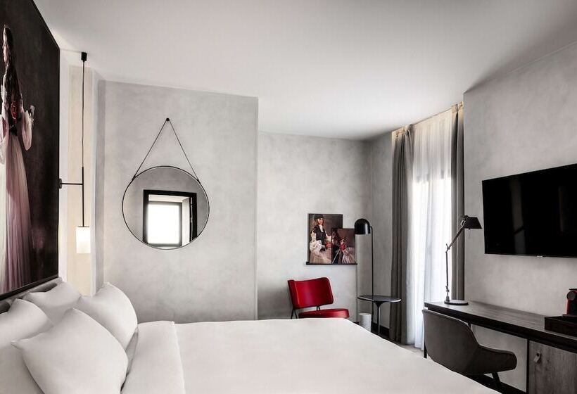 اتاق استاندارد, Radisson Red Madrid