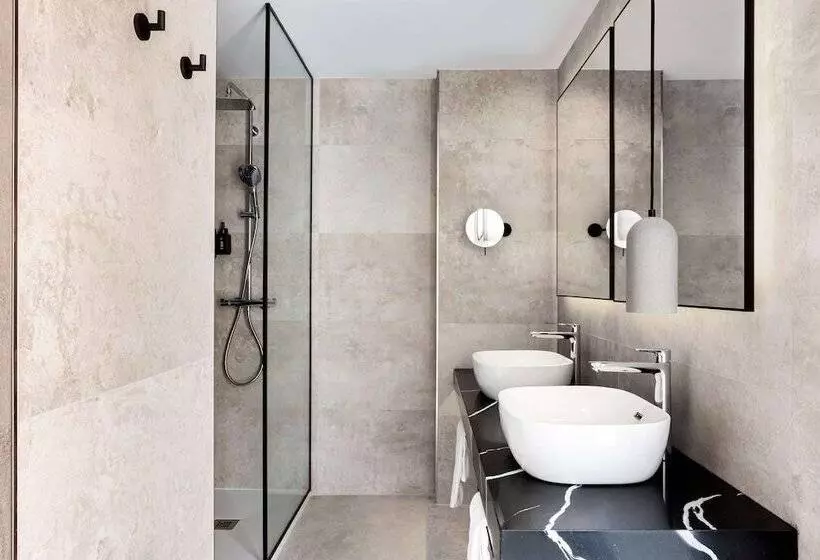 اتاق سوپریور, Radisson Red Madrid