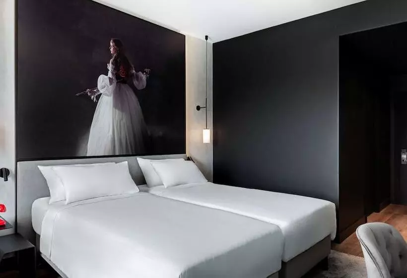 اتاق سوپریور, Radisson Red Madrid