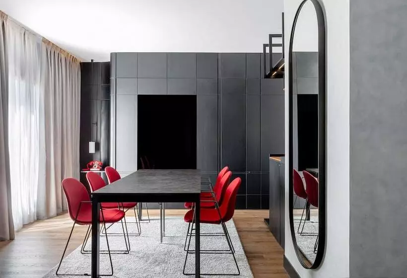 Superior Room with Terrace, Radisson Red Madrid