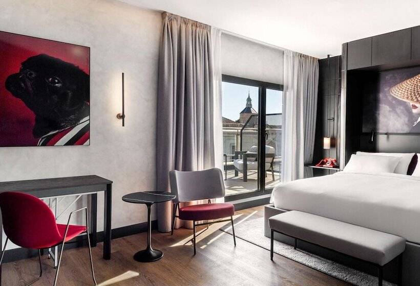 Superior Room with Terrace, Radisson Red Madrid