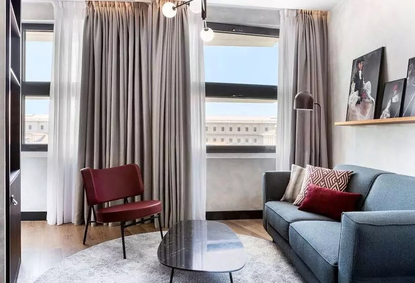 سوییت, Radisson Red Madrid