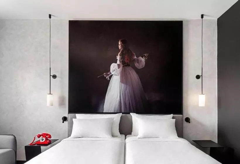 اتاق پرمیوم, Radisson Red Madrid