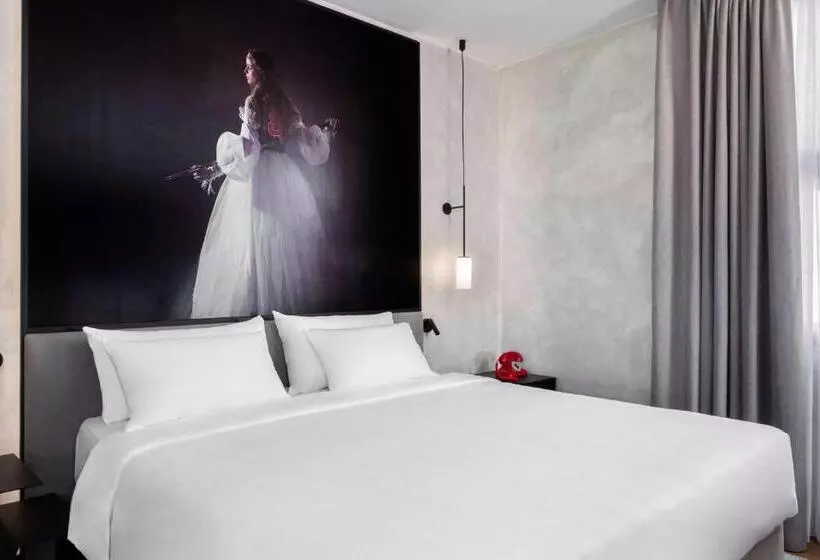 اتاق پرمیوم, Radisson Red Madrid