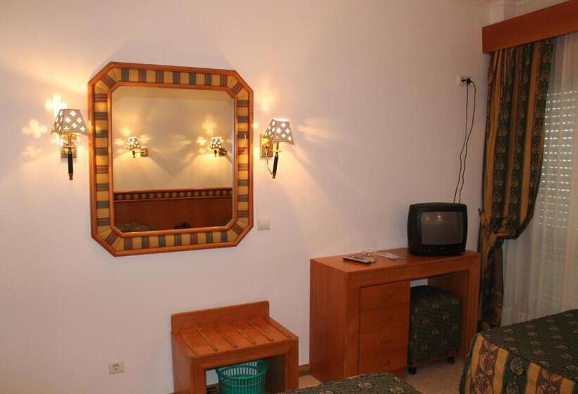 スタンダードトリプルルーム, Real Caparica