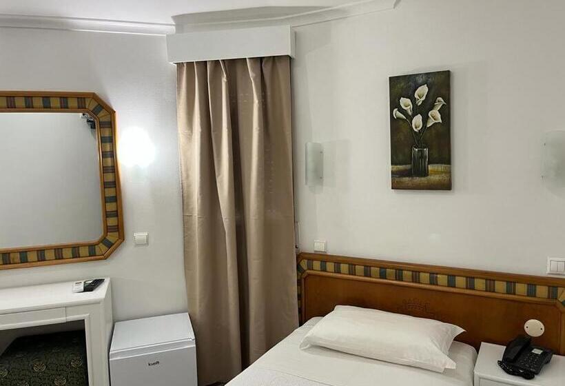 スタンダードシングルルーム, Real Caparica